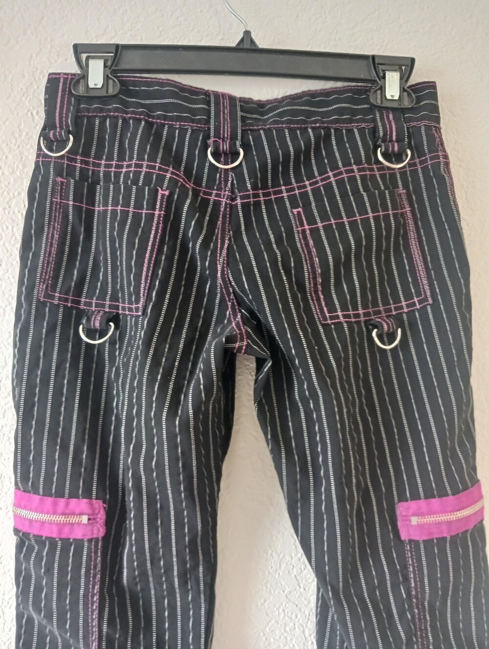 Punk Black Pinstripe Capri Pants with Zippers And Pink Stitching Vintage 90s - Picture 3 of 7
